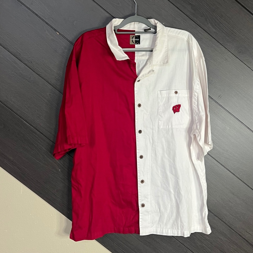 Chiliwear Men's XXL Wisconsin Badgers Split Color Block Button Front‎ Shirt